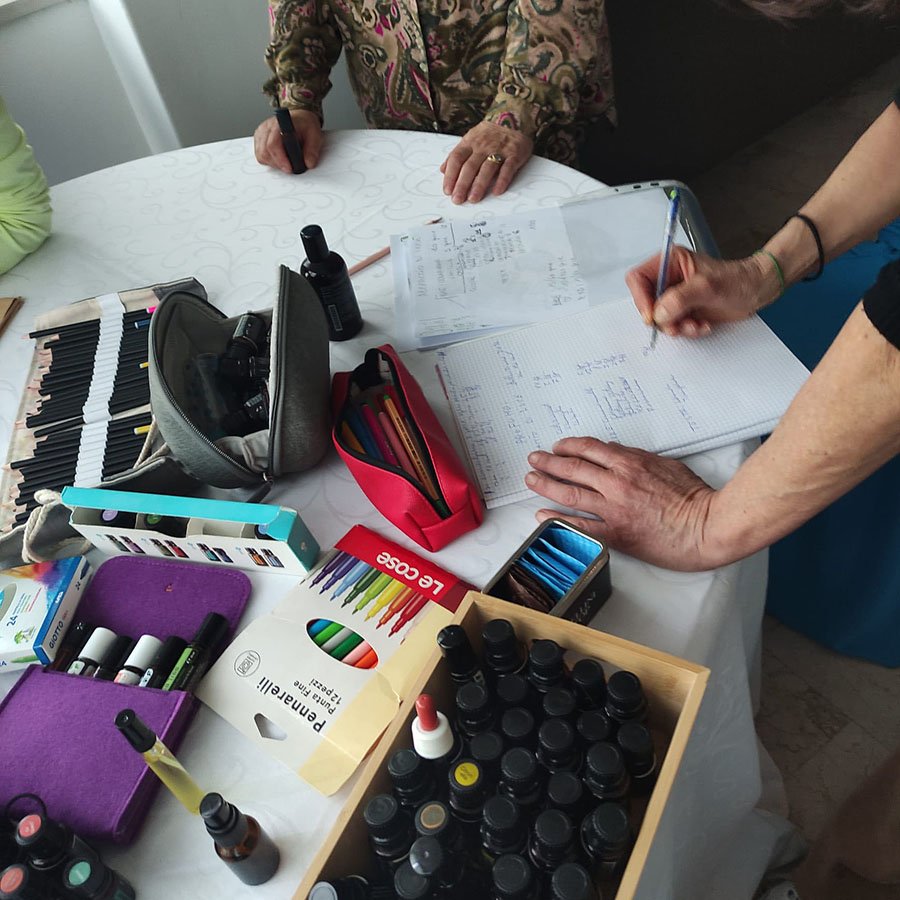 Laboratorio con oli essenziali